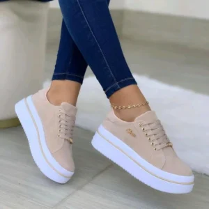 Her Kicks